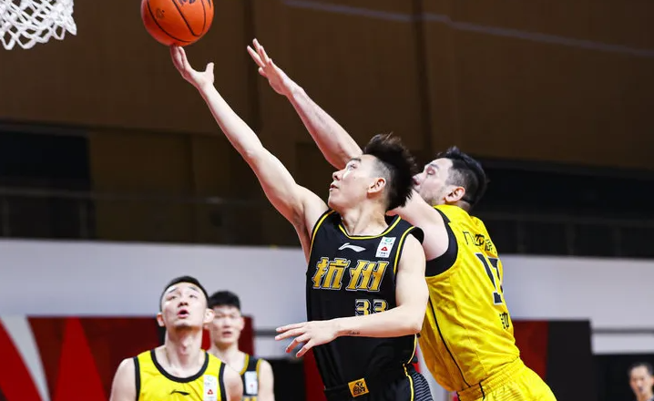 窗口期柏林联合外线爆发——CBA季后赛节点到来，值得警惕，年轻球员获得机会的简单介绍