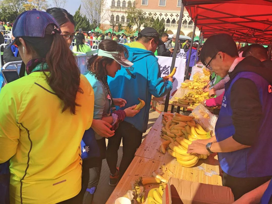 马拉松友谊赛,岭南海豚队与关东铁骑队绝杀,VAR改判成焦点! 马拉松友谊赛,岭南海豚队与关东铁骑队绝杀,VAR改判成焦点!