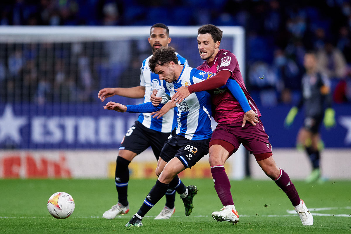 马赛发布备战花絮；转会期强势反弹；足总杯任务艰巨；球队文化再被提及的简单介绍